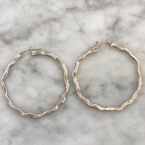 Vintage 90s Steve Yellowhorse Navajo Sterling & 14k Gold Wavy Hoops